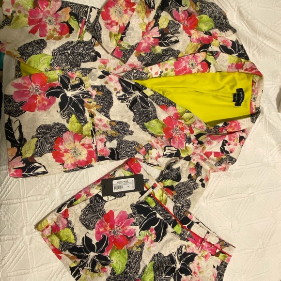 Marciano 2pc Set - Picture 2 of 10